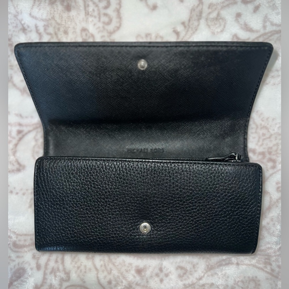 Black Michael Kors wallet - Picture 3 of 4